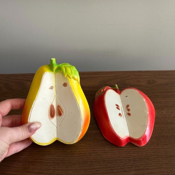 Vintage 1973 Miller Studio Inc. Chalkware Apple and Pear Wall Hangings • MCM - Picture 2 of 8